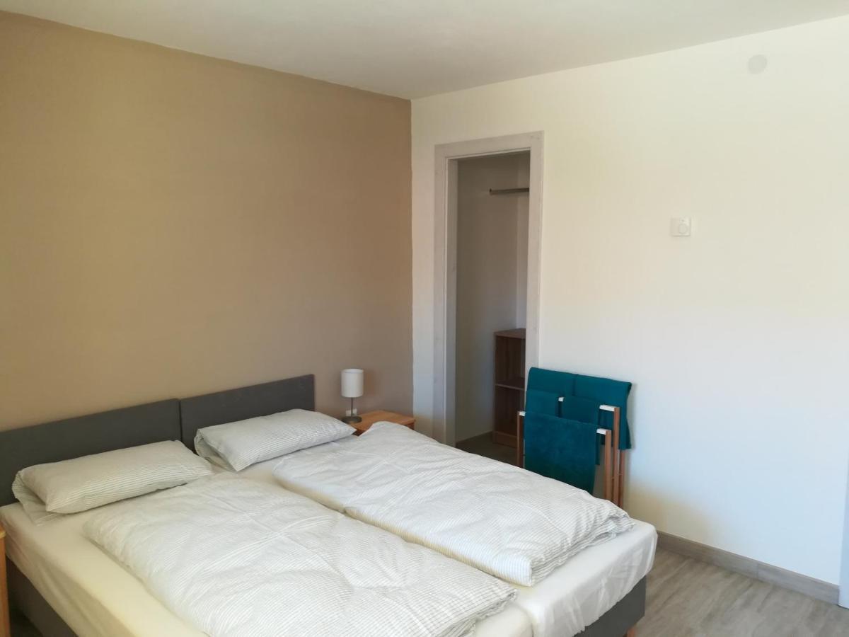 Zlatno 66 Bed & Breakfast Zlate Moravce Ngoại thất bức ảnh