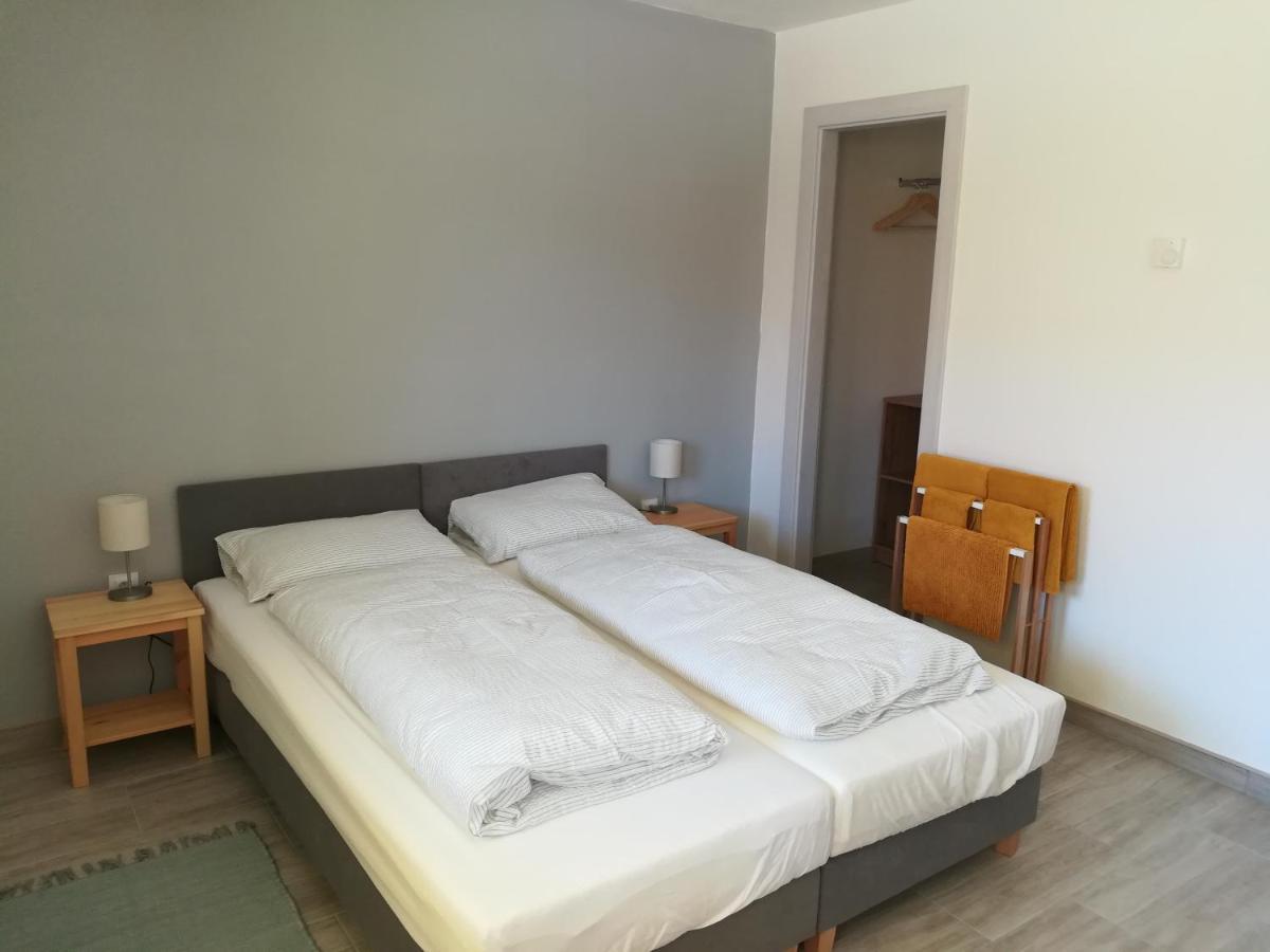 Zlatno 66 Bed & Breakfast Zlate Moravce Ngoại thất bức ảnh